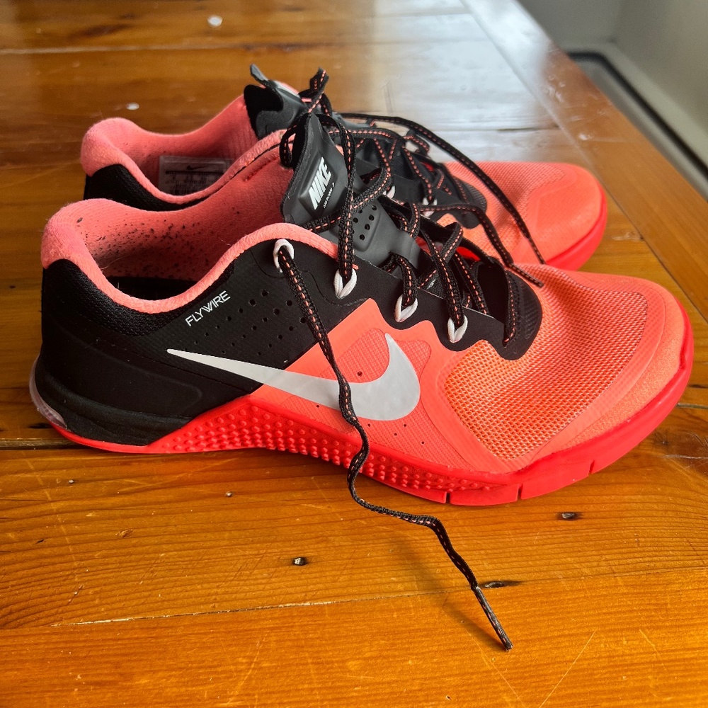Nike Training FLYWIRE shoes size 8 womens